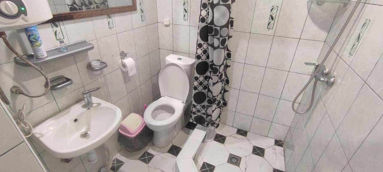 John'S Hotell Sukhumi Eksteriør bilde