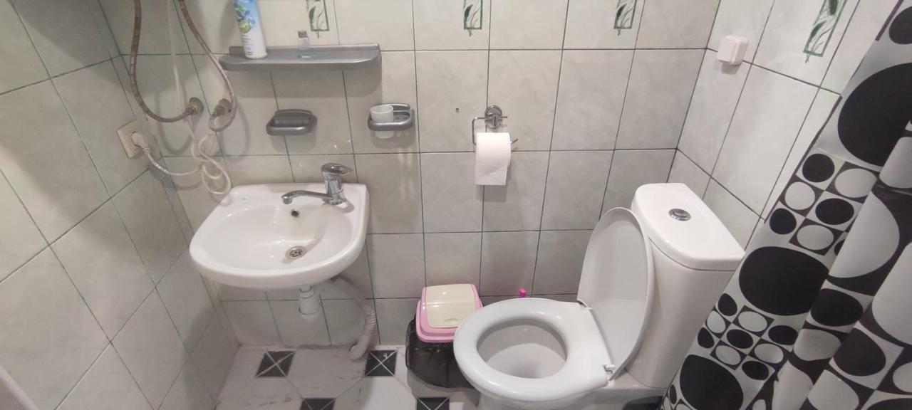 John'S Hotell Sukhumi Eksteriør bilde