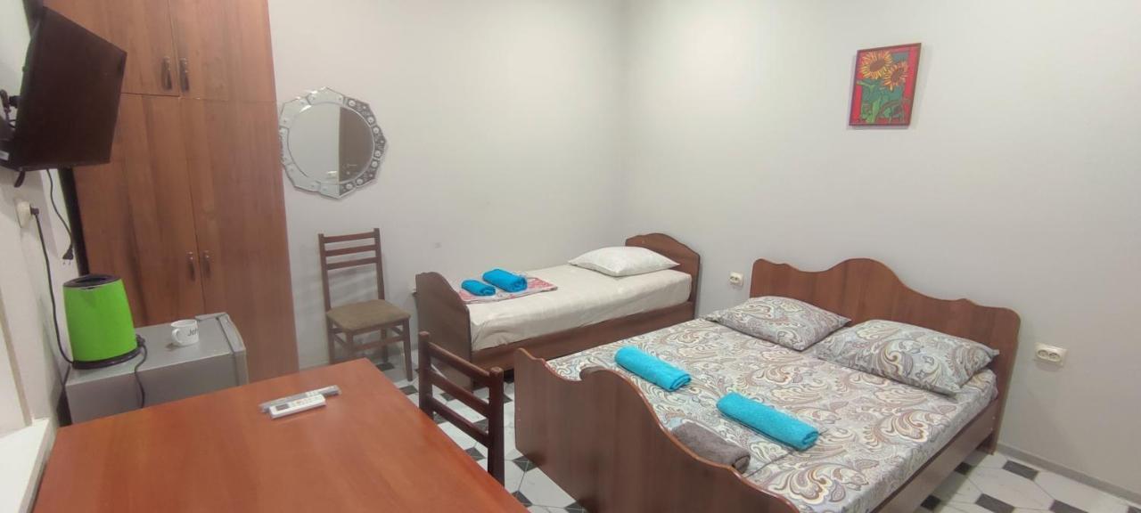 John'S Hotell Sukhumi Eksteriør bilde